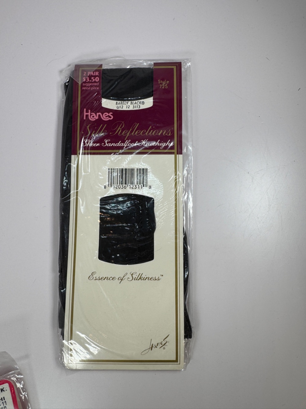 NEW 2 Pair Hanes Silk Reflections Sheer Sandalfoot Knee Highs 725 Barely BLACK